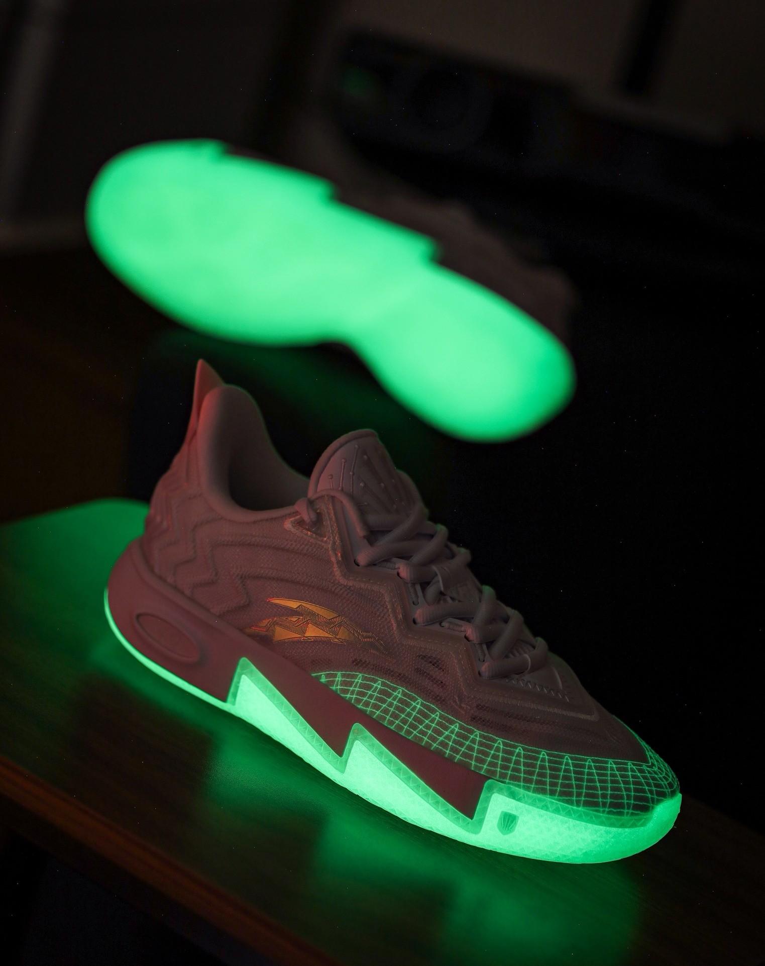 KAI 2|夜光效果炸裂,“白幽灵”终于现身啦!